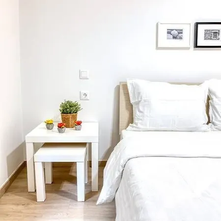 Vivian's House * Tríkala